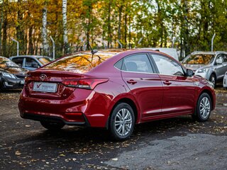 2018 Hyundai Solaris II, красный, 1250000 рублей, вид 2