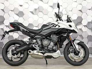 2025 Triumph Tiger Sport 660, белый, 977000 рублей, вид 3