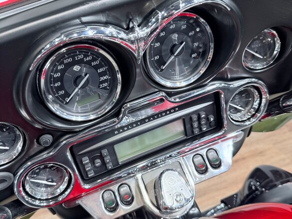2011 Harley-Davidson Electra Glide, красный, 1399000 рублей - вид 29