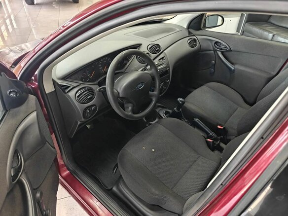 2004 Ford Focus I Рестайлинг, красный, 169000 рублей - вид 8