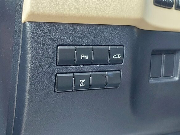 2017 Lexus NX 300 I Рестайлинг, коричневый, 2599000 рублей - вид 17