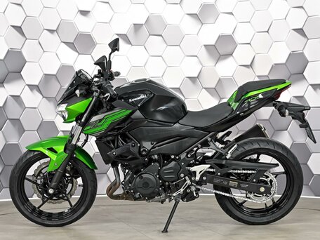 2019 Kawasaki Z 400, чёрный, 615000 рублей, вид 4