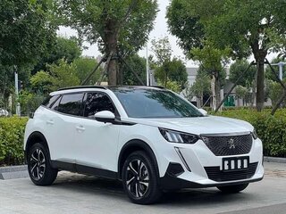 2022 Peugeot 2008 II, белый, 1730000 рублей, вид 3
