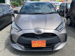 2023 Toyota Yaris IV, серый, 1150000 рублей, вид 2
