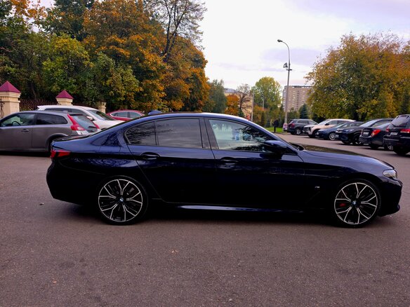 2021 BMW 5 серии 540d xDrive VII (G30/G31/G38) Рестайлинг, синий, 6500000 рублей - вид 5