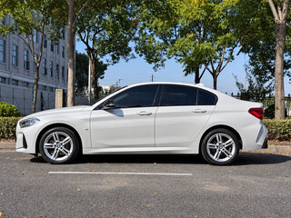 2022 BMW 1 серии 120i III (F52) Рестайлинг, белый, 1726661 рублей, вид 3