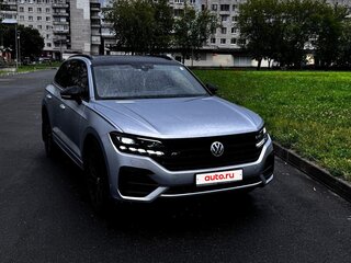 2020 Volkswagen Touareg III, серый, 4900000 рублей, вид 2