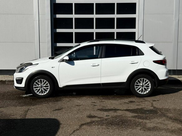 2018 Kia Rio X-Line IV, белый, 1525000 рублей - вид 1