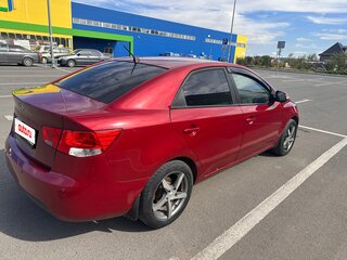 2010 Kia Cerato 5-speed II, красный, 830000 рублей, вид 3