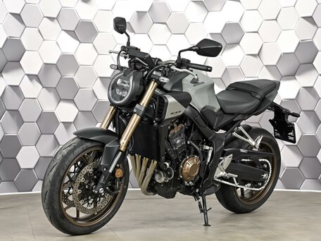 2024 Honda CB 650R, серый, 1177000 рублей, вид 2