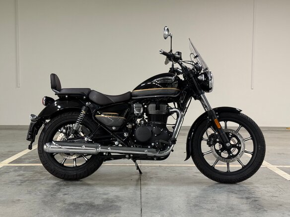 2026 Royal Enfield Meteor, чёрный, 519000 рублей