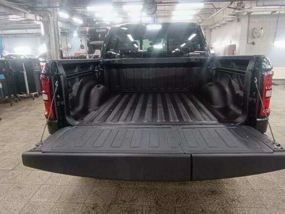 2026 Ram 1500 Crew Cab V Рестайлинг, зелёный, 9290000 рублей - вид 4