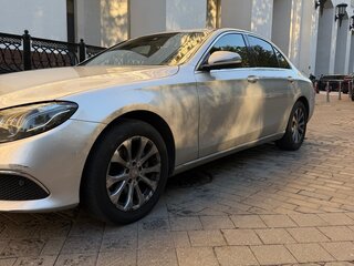 2016 Mercedes-Benz E-Класс 200 V (W213, S213, C238), серебристый, 2350000 рублей, вид 3