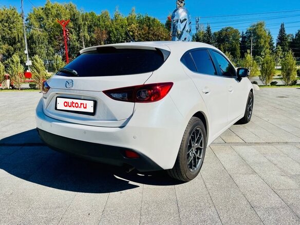 2013 Mazda 3 III (BM), белый, 1100000 рублей - вид 4
