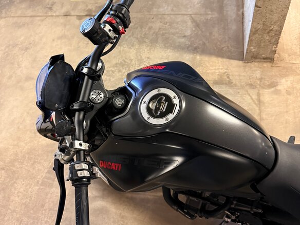 2021 Ducati Monster 937, чёрный, 999999 рублей - вид 3