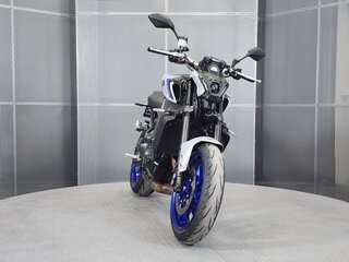 2021 Yamaha MT-09 (FZ-09), синий, 949000 рублей, вид 3