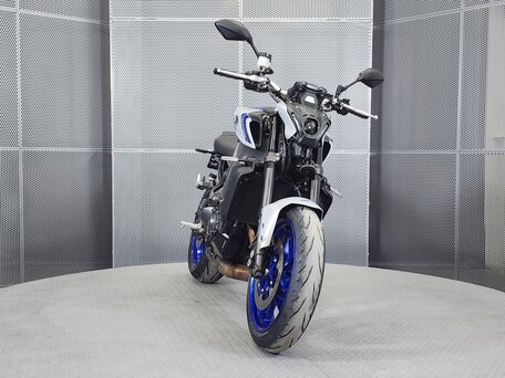 2021 Yamaha MT-09 (FZ-09), синий, 949000 рублей, вид 3