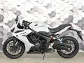 2023 Honda CBR 650R, белый - вид 3