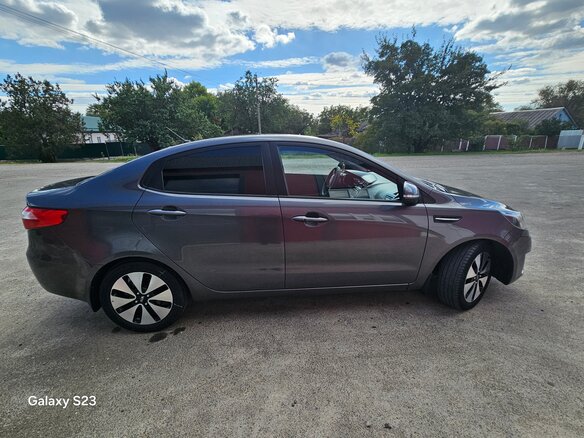 2013 Kia Rio 4-speed III, серый - вид 2