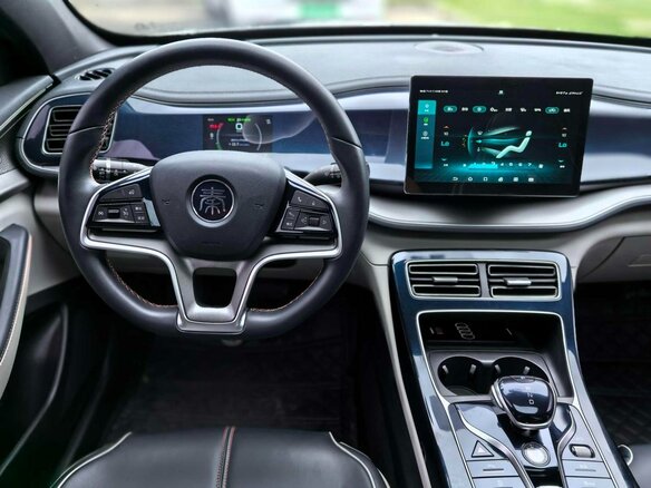 2023 BYD Qin Plus EV 500 I, белый, 1450005 рублей - вид 10