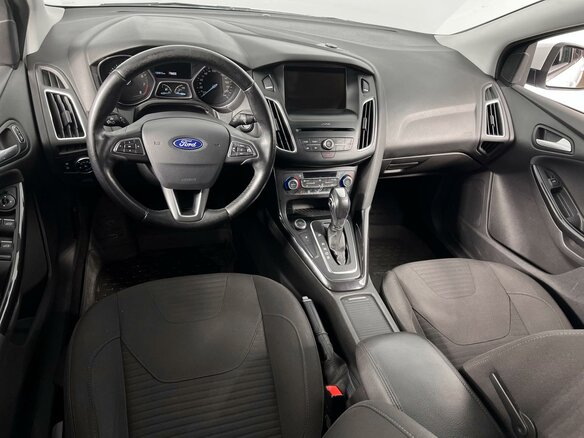2017 Ford Focus III Рестайлинг, белый, 1275000 рублей - вид 5