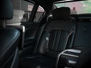 2017 BMW 7 серии Long 750Li xDrive VI (G11/G12), чёрный, 3000000 рублей, вид 5