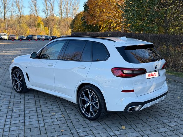 2019 BMW X5 30d IV (G05/G18), белый, 5680000 рублей - вид 4