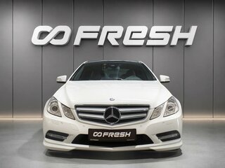 2013 Mercedes-Benz E-Класс 200 IV (W212, S212, C207) Рестайлинг, белый, 1760000 рублей, вид 3