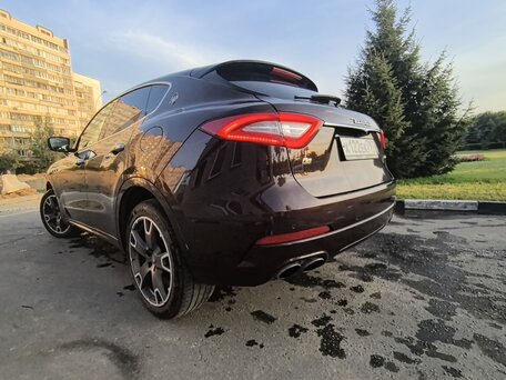2017 Maserati Levante I, коричневый, 2999999 рублей, вид 4