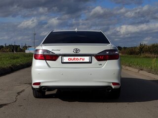 2017 Toyota Camry VII (XV50) Рестайлинг 2, белый, 1900000 рублей, вид 5