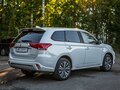 2022 Mitsubishi Outlander III Рестайлинг 3, белый, 2150000 рублей - вид 1