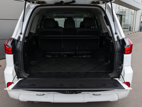 2016 Lexus LX 570 III Рестайлинг 2, белый, 7400000 рублей - вид 8