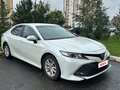 2018 Toyota Camry VII (XV50) Рестайлинг 2, белый, 2380000 рублей - вид 2
