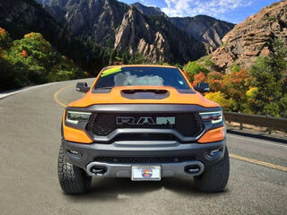 2022 Ram 1500 Crew Cab eTorque V, оранжевый, 11043513 рублей, вид 2