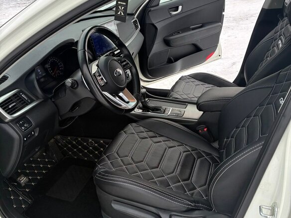 2019 Kia Optima IV Рестайлинг, белый, 1700000 рублей - вид 6