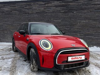 2021 Mini Hatch Cooper III (F55/F56) Рестайлинг 2, красный, 1999999 рублей, вид 4