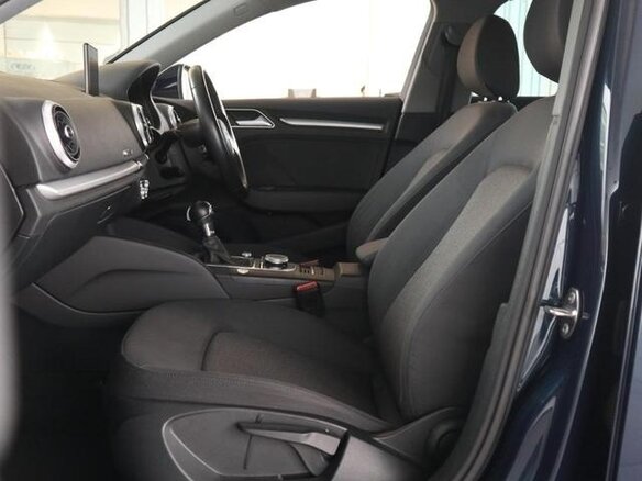 2022 Audi A3 Sportback 30 TFSI IV (8Y), синий, 1415009 рублей - вид 9