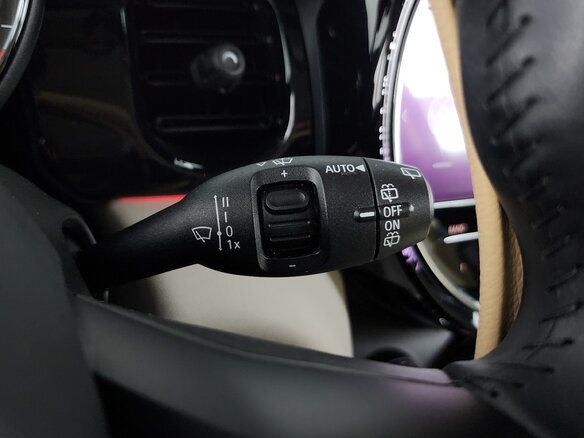 2021 Mini Hatch Cooper III (F55/F56) Рестайлинг 2, серебристый, 1660000 рублей - вид 13