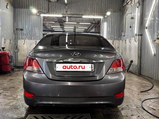 2013 Hyundai Solaris I, чёрный, 660000 рублей, вид 4
