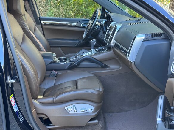 2015 Porsche Cayenne GTS II Рестайлинг (958), чёрный, 3650000 рублей - вид 9