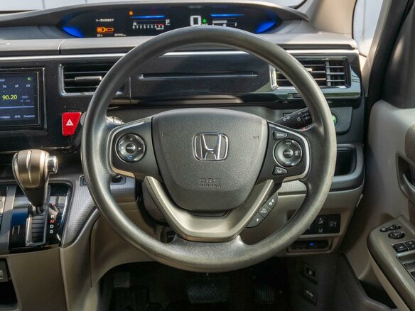 2015 Honda Stepwgn V, чёрный - вид 23