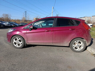 2011 Ford Fiesta Mk6, красный, 590000 рублей, вид 3
