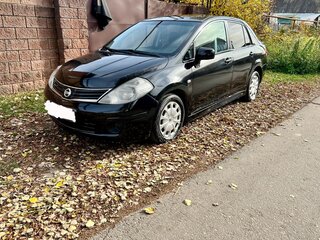 2013 Nissan Tiida I Рестайлинг, чёрный, 450000 рублей, вид 1