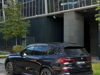 2023 BMW X5 40i IV (G05/G18) Рестайлинг, чёрный, 10500000 рублей, вид 4