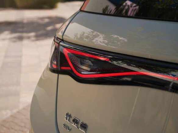 2025 BYD Dolphin 44.9 kWh I, бежевый, 1450000 рублей - вид 7