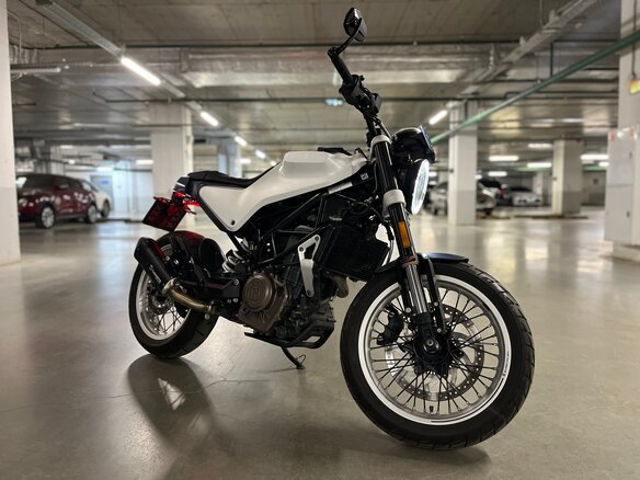 2018 Husqvarna Svartpilen 401, белый, 350000 рублей - вид 3