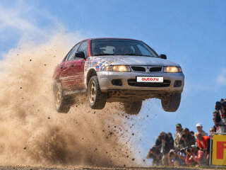 1996 Mitsubishi Carisma I, пурпурный, 145000 рублей, вид 1