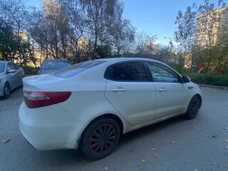 2014 Kia Rio 4-speed III, белый, 850000 рублей, вид 3