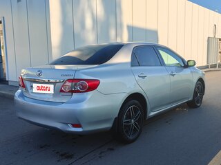 2011 Toyota Corolla X (E140, E150) Рестайлинг, серебристый, 900000 рублей, вид 2