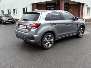 2021 Mitsubishi Outlander Sport I Рестайлинг 3, серебристый, 1500000 рублей, вид 5